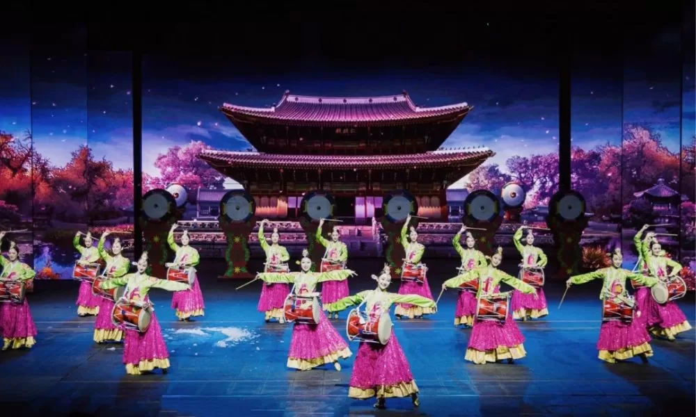 Tống Thành Thiên Cổ Tình – show diễn nghệ thuật nổi tiếng tại Hàng Châu, tái hiện lịch sử và văn hóa Trung Hoa bằng hiệu ứng sân khấu hoành tráng