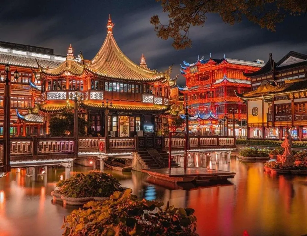 Miếu Thành Hoàng – là một ngôi miếu tại Phố cổ Thượng Hải, Trung Quốc