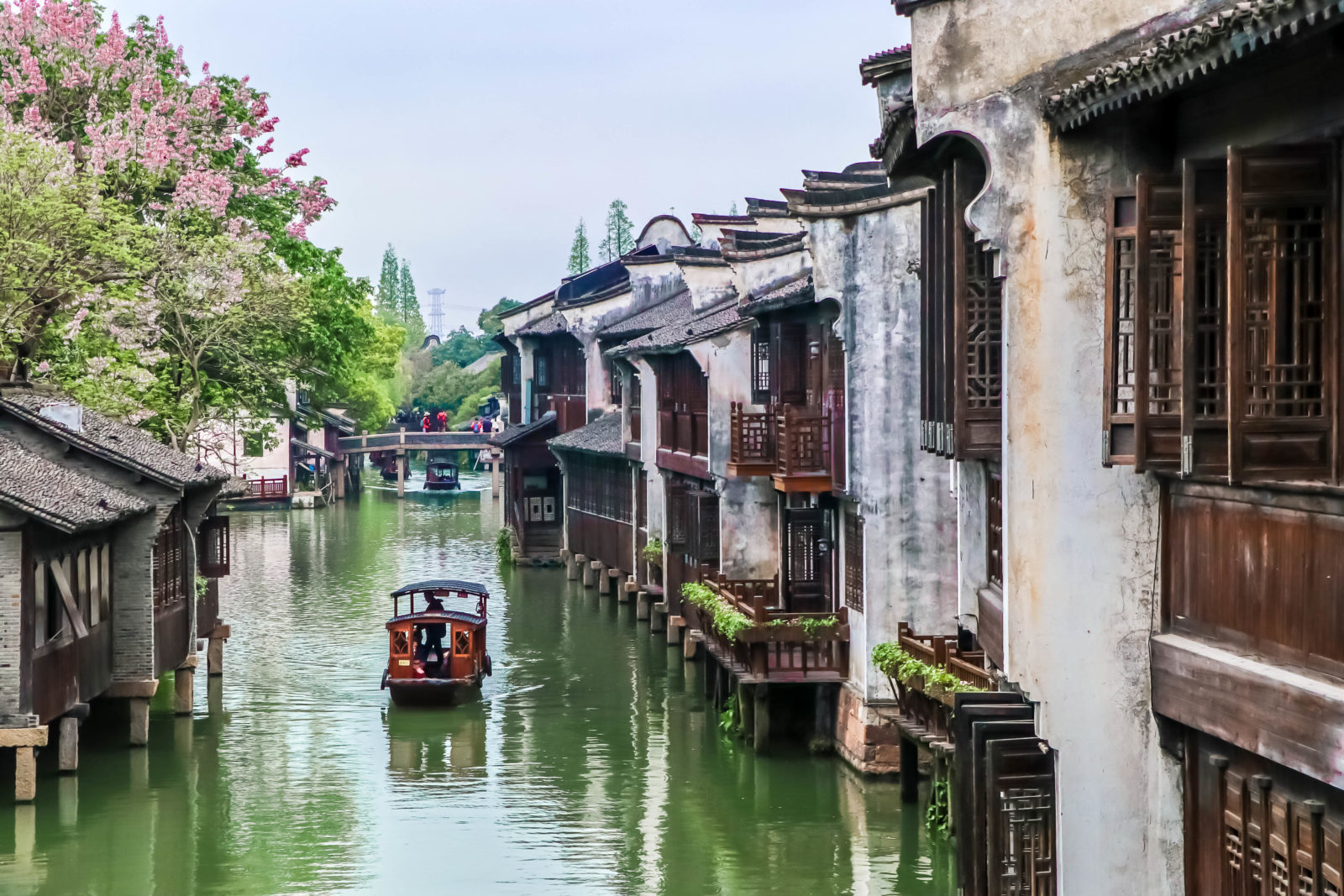 Ô Trấn (Wuzhen) là một thủy trấn cổ nghìn năm tuổi tọa lạc tại tỉnh Chiết Giang, Trung Quốc, nổi tiếng với danh hiệu 
