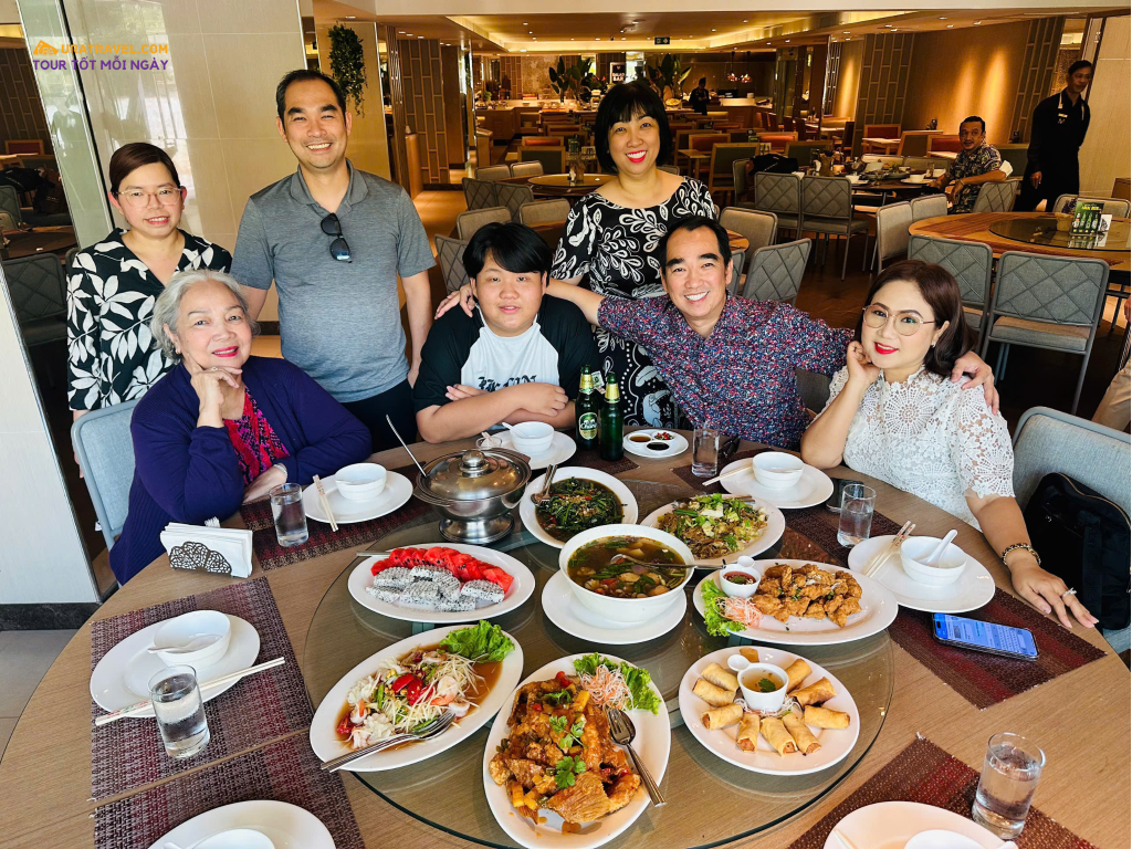 Du lịch cùng Uratravel