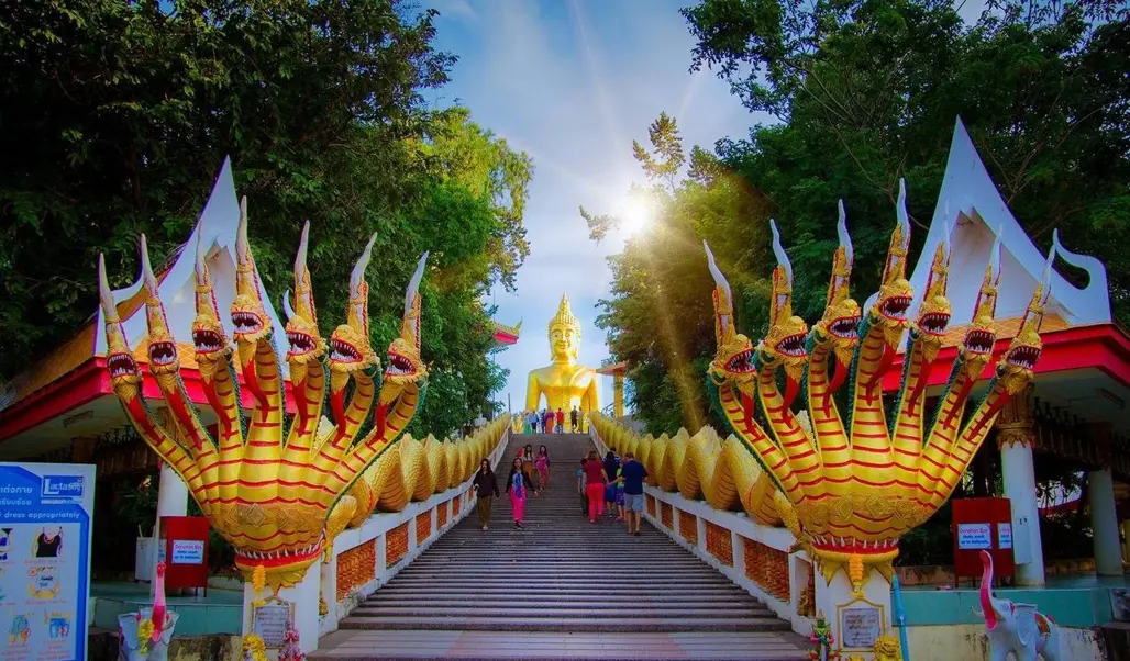 Wat Phra Yai (Chùa Phật lớn)
