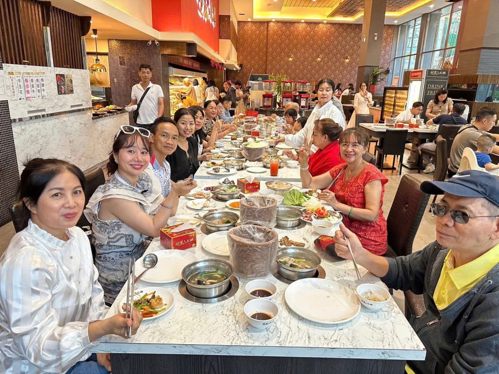 Du lịch cùng Uratravel