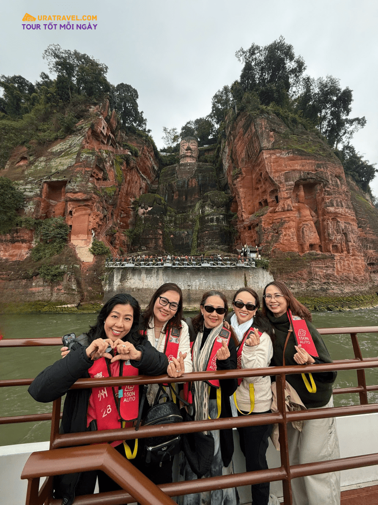 Du lịch cùng Uratravel