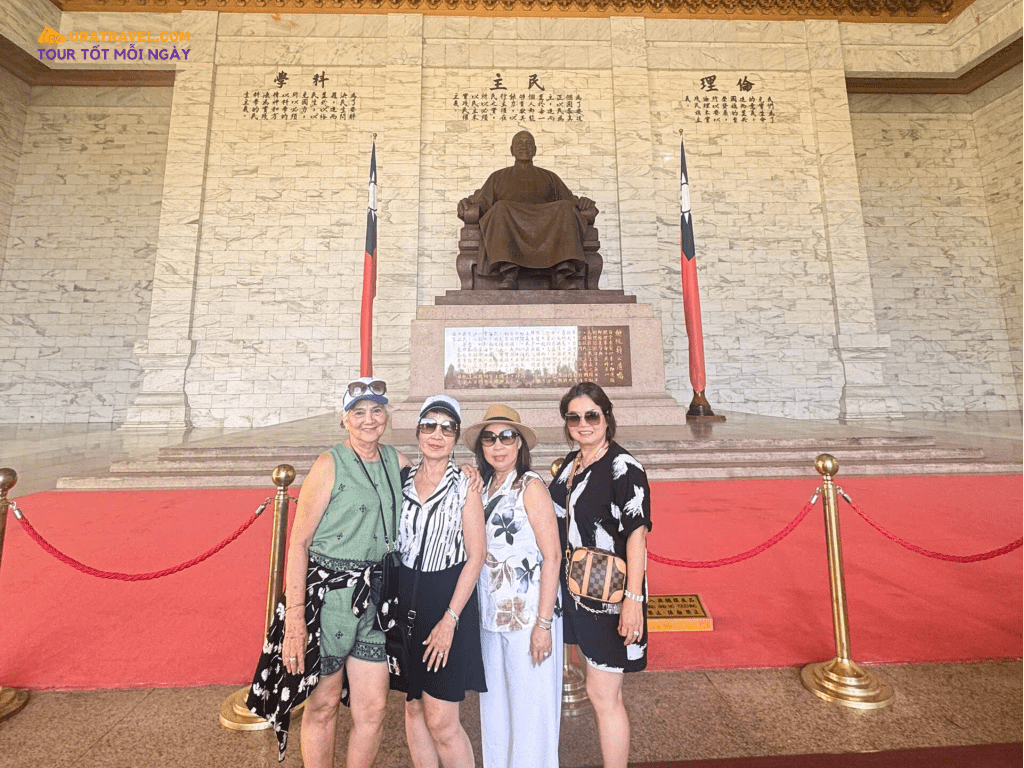 Du lịch cùng Uratravel