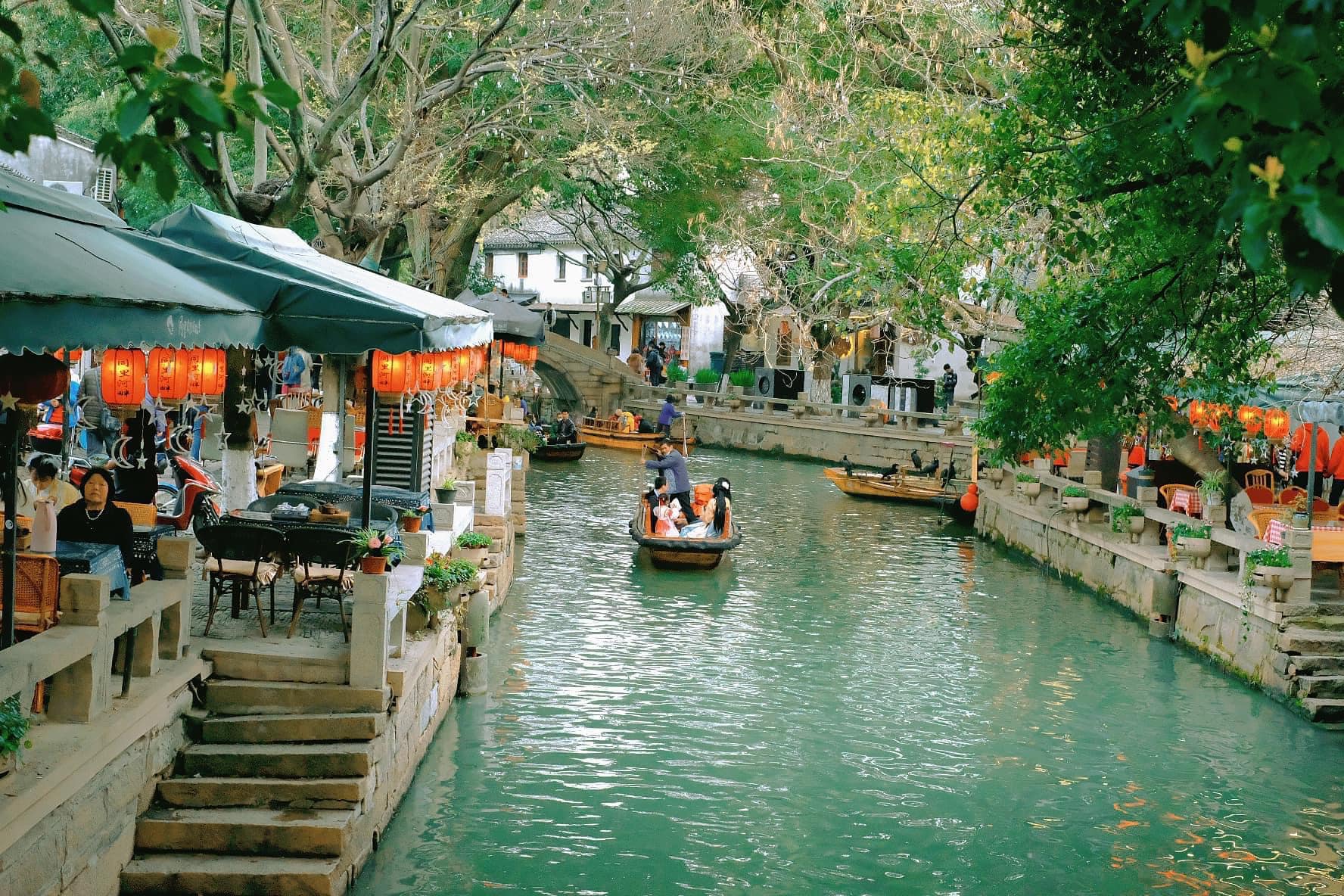 Tô Châu – “Venice của phương Đông” với cổ trấn và kênh đào thơ mộng.